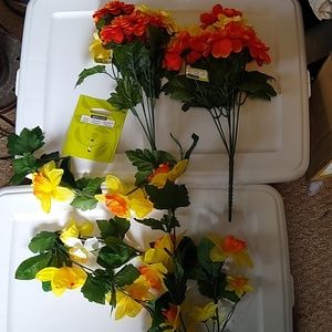 NWT Bundle of Fake Flowers and Flower Garland